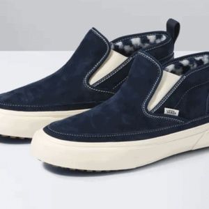 Vans Mid Slip MTE Dress Blue - Run SMALL - Fit Women's 5.5 / or 5 - 6 in between